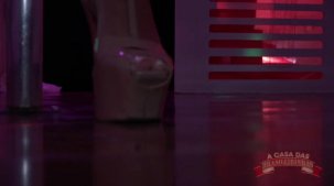 Vídeo de Fa Padilha sensualizando nua no pole dance