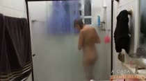 Banho sensual com a ruivinha da casa, que delícia pelada no chuveiro