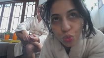 Safadas capricham na putaria em chat pornô