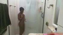 Samira Ferraz tomando banho toda boazuda na casa