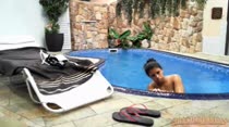 Siririca deliciosa ao vivo com Carol Dias, essa morena é demais