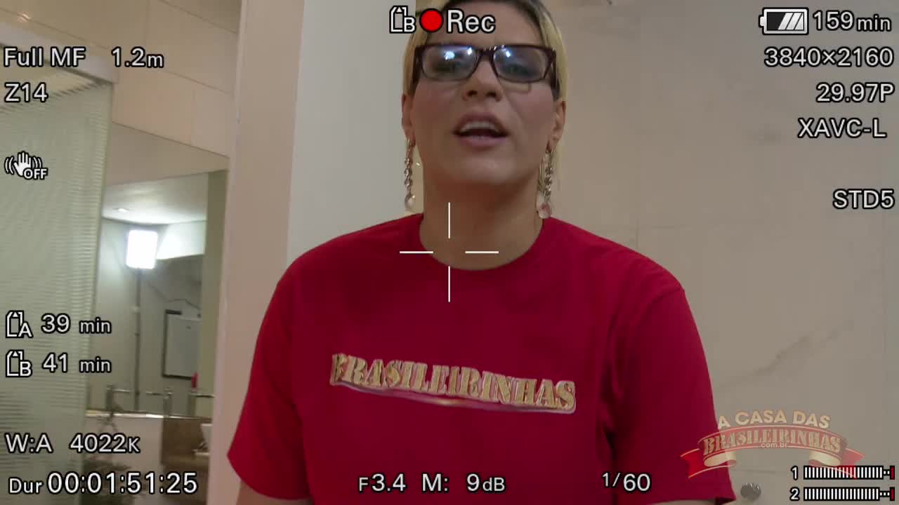 Katharine Madrid diz que estava com saudade e acordou com fogo na buceta.