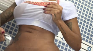 Veja os peitos grandes da atriz pornô Bibi Griffo na Casa das Brasileirinhas