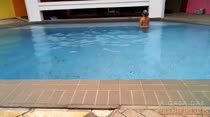 Melissa dançando nua na piscina! Veja agora!